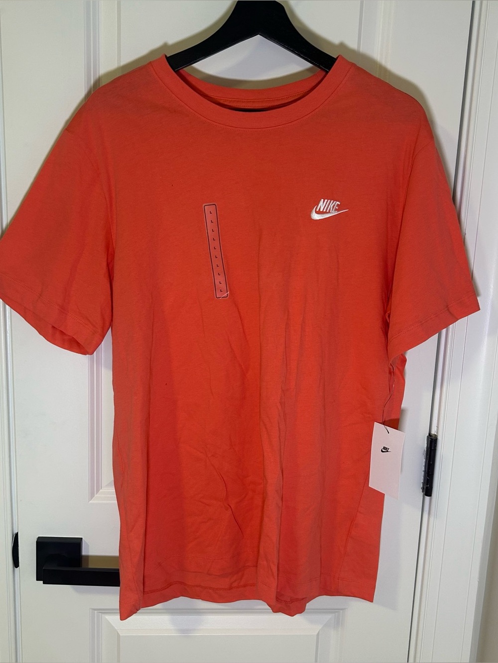 Nike Men’s Coral Pink Embroidered Active Lightweight Tee Sz L NWT
